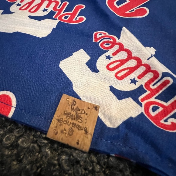 Wild Paws Boutique Phillies pet bandanna - Picture 2 of 5